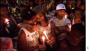 Candlelit vigil for Aaliyah